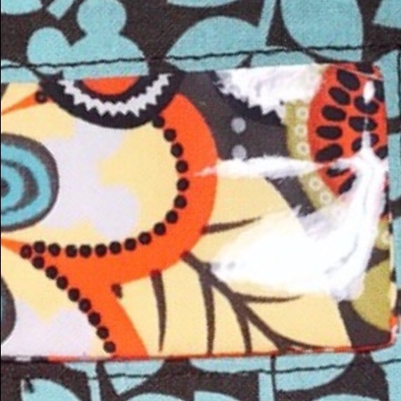 Disney Mickey’s Perfect Petals Coin ID Case NWT - Picture 2 of 3